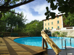 Peaceful Holiday Home with Pool in Montefiridolfi Italy